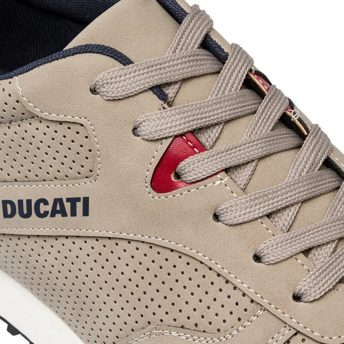 Sneakers traforate beige da uomo con logo Ducati