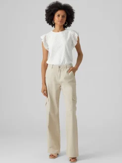 Top bianco da donna con ricami all'uncinetto Vero Moda