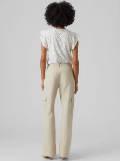Top bianco da donna con ricami all'uncinetto Vero Moda