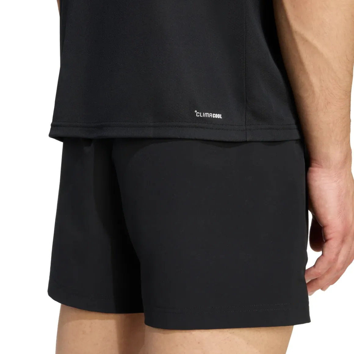 T-shirt sportiva da uomo nera adidas ClimaCool con logo bianco