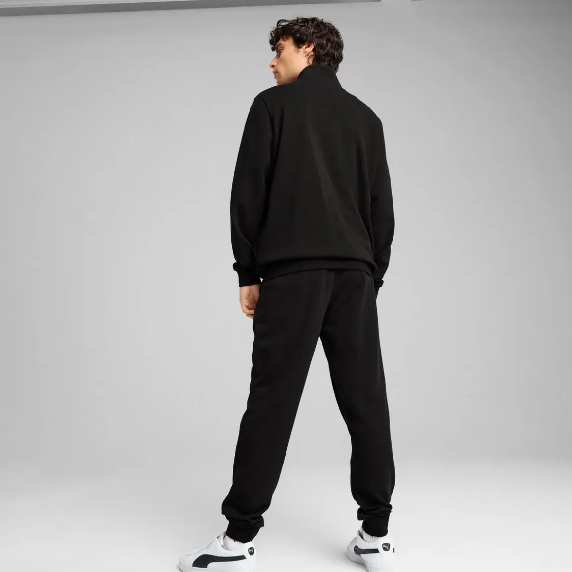 Tuta completo coordinato da uomo nero con logo e zip intera Puma