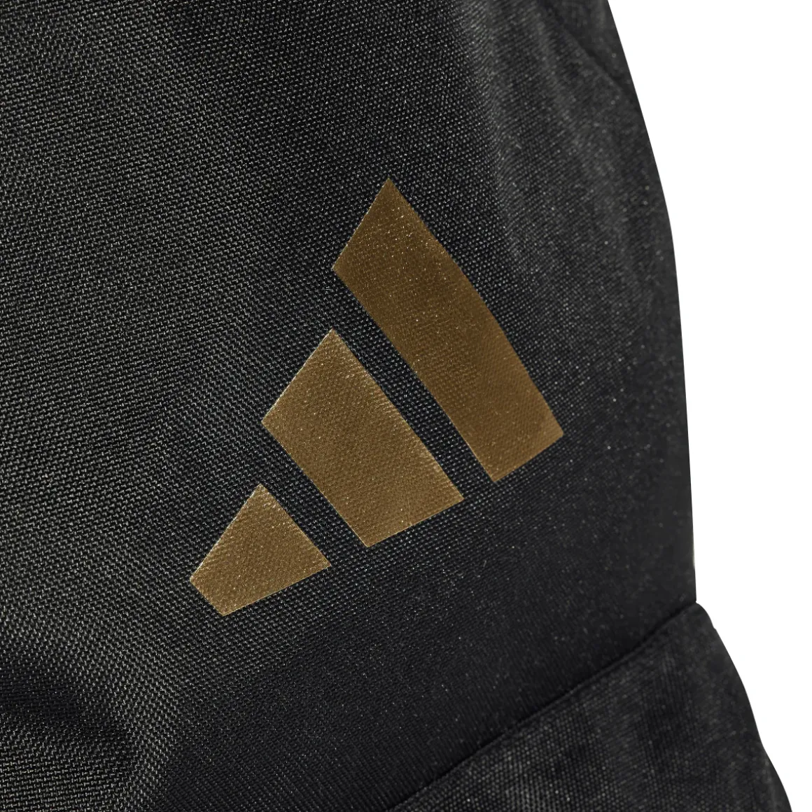 Zaino nero con logo oro e numerose tasche adidas